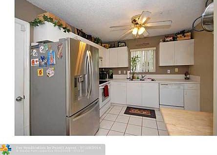 4th image of 4793 SW 14th Pl #4793