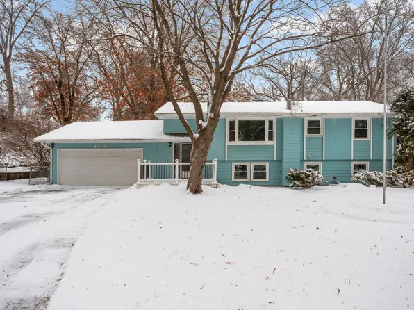 2710 Magnolia Ln N, Plymouth, MN 55441