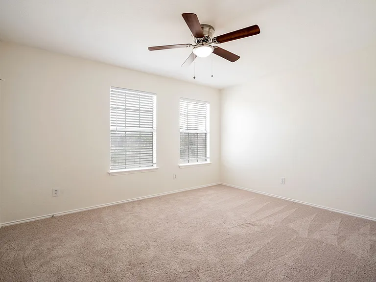 1626 White Oak Rd — Photo 9