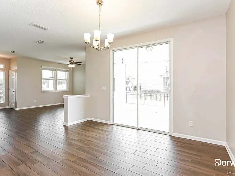 338 Vineyard Ln — Photo 7
