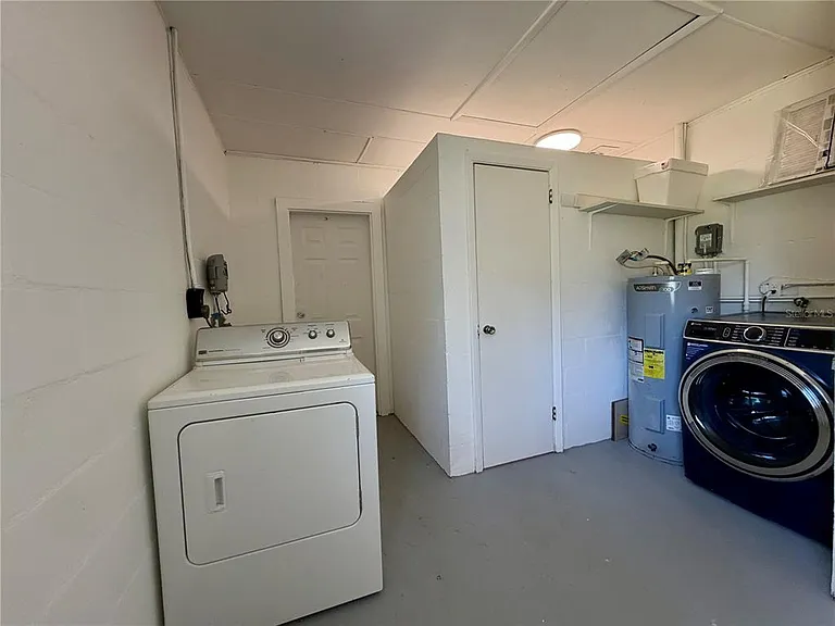 1109 S Betty Ln — Photo 18