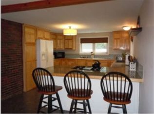 13 Cross Rd, Exeter, NH 03833