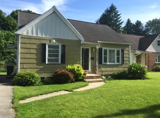 297 Colebourne Rd, Rochester, NY 14609