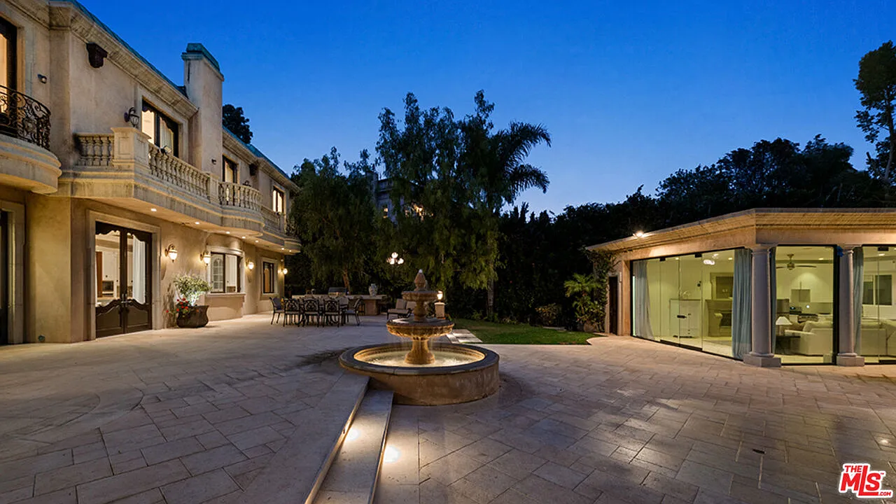 7 bed, 9.0 bath, 10435 sqft, $65,000 — Photo 4