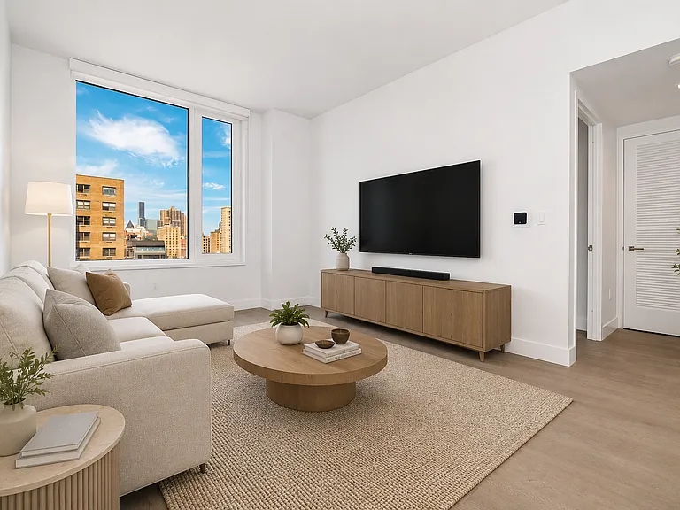200 E 23rd St #12E — Photo 1