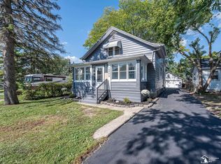 1034 Bacon St, Monroe, MI 48161