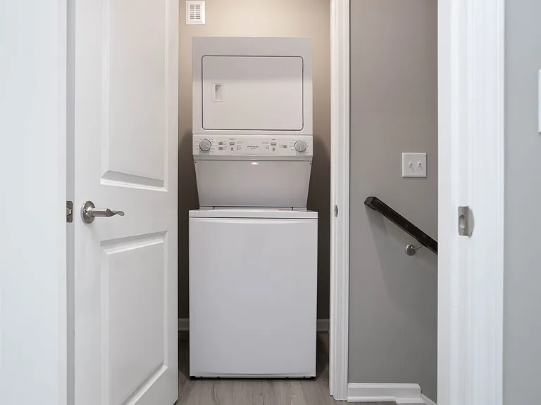 1073 Grant St #18 — Photo 8