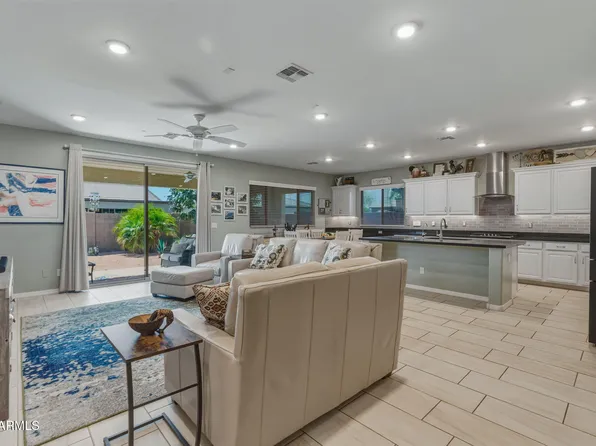 17157 W LAURIE Lane, Waddell, AZ 85355