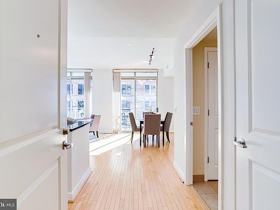 5th image of 820 N Pollard St APT 208