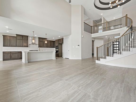 4th image of 818 Caballos Dr