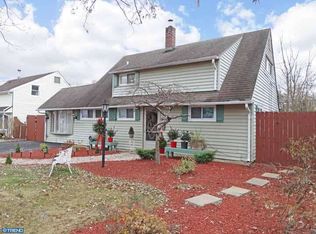 54 Idolstone Rd, Levittown, PA 19057