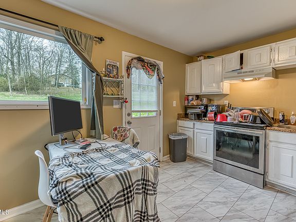 5th image of 23254 Clayman Valley Rd