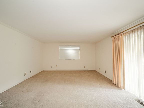 5th image of 7317 Lions Head Dr APT A