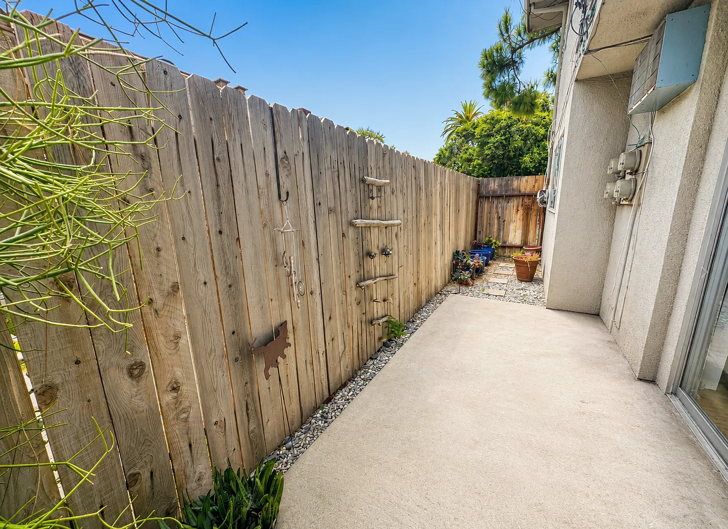 Living At Its Finest: A Beautifully Renovated Apartment In Monrovia! — Photo 2