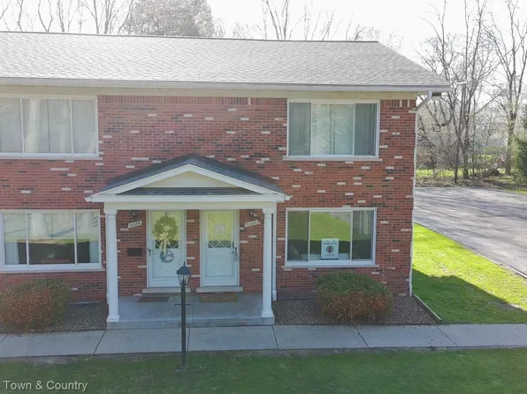 5084 Kintyre Ln, Brighton, MI 48116