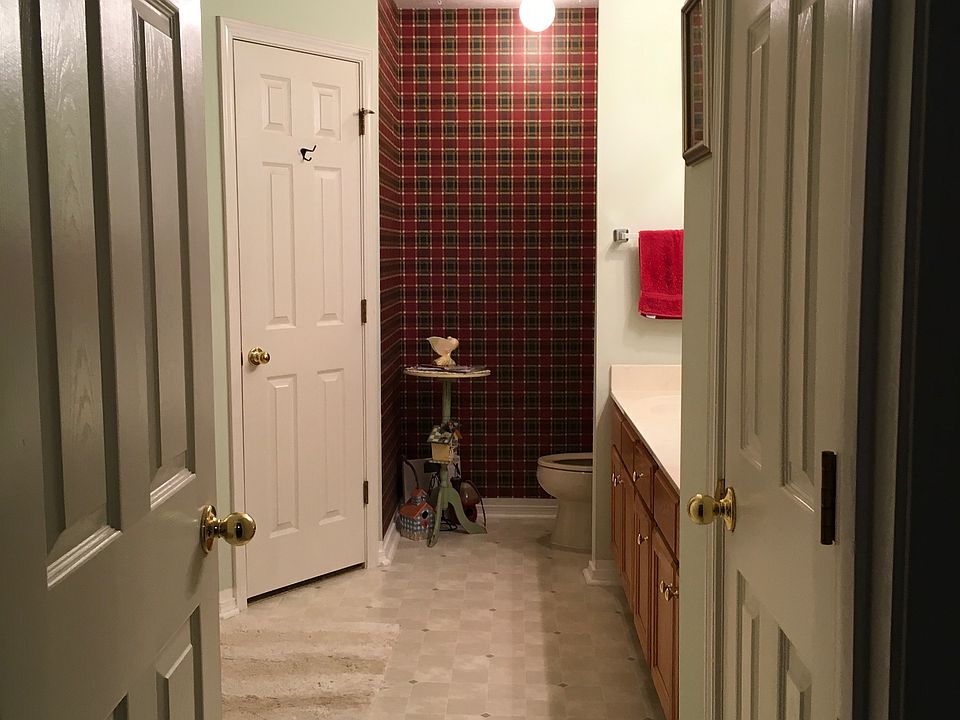 1st image of 510 Sharron Oaks Ct