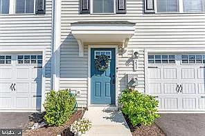 3 bed, 2.5 bath, 1856 sqft, $2,650 — Photo 2