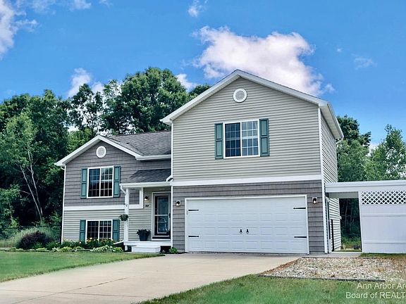 4th image of 764 Cattail Ln