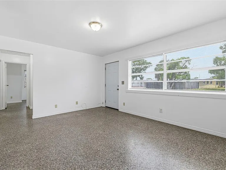 6802 Larmon St — Photo 7