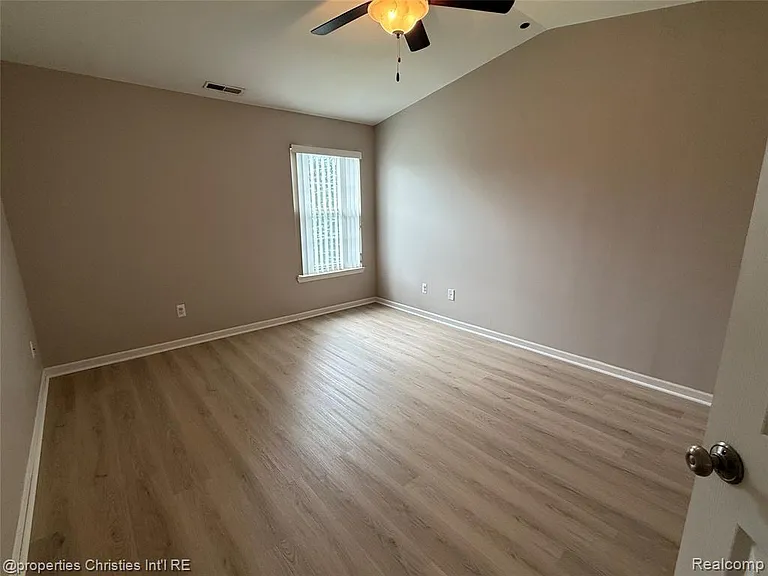 8413 Heywood Cir — Photo 12