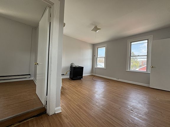 5th image of 317 2nd St #3