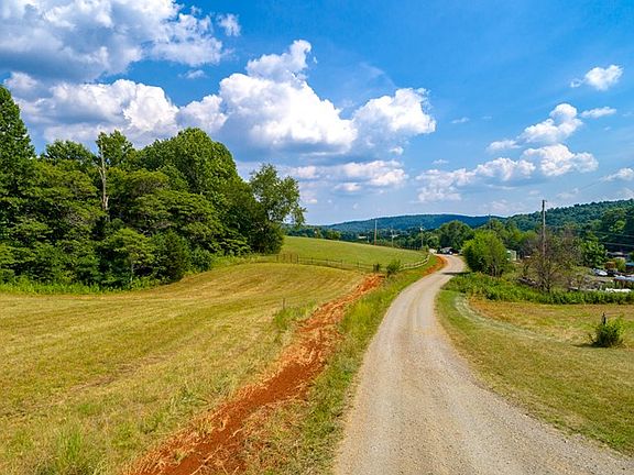 5th image of 11 Thirteen Bald Meadow Ln #L