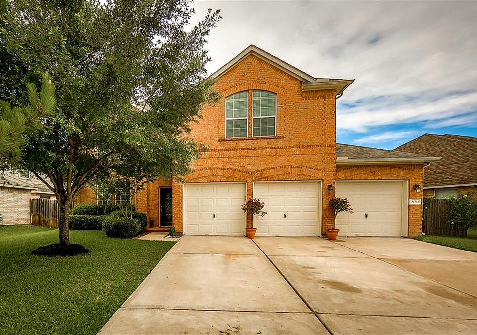 1st image of 24715 Cobble Canyon Ln