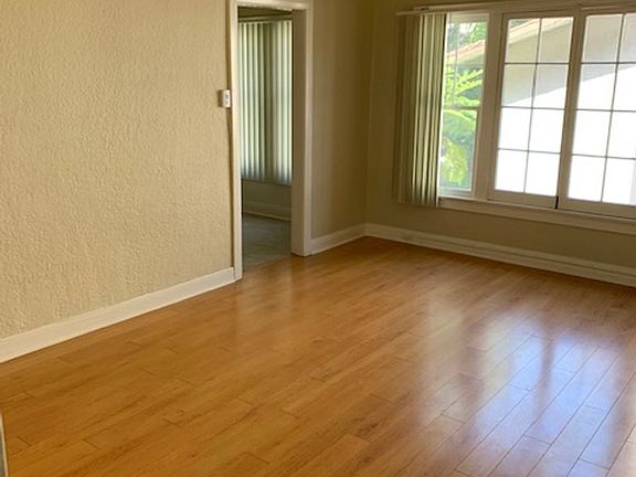 3rd image of 337 W Elk Ave #11