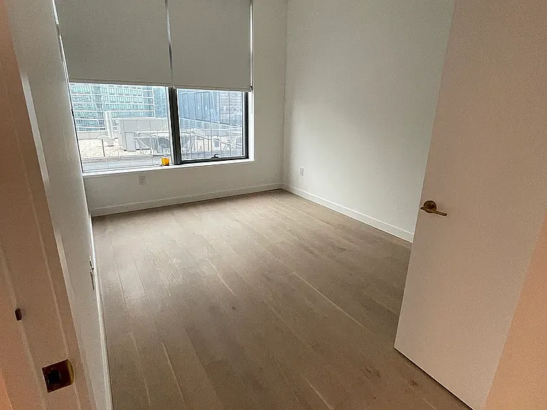 3 Court Sq #2304 — Photo 4