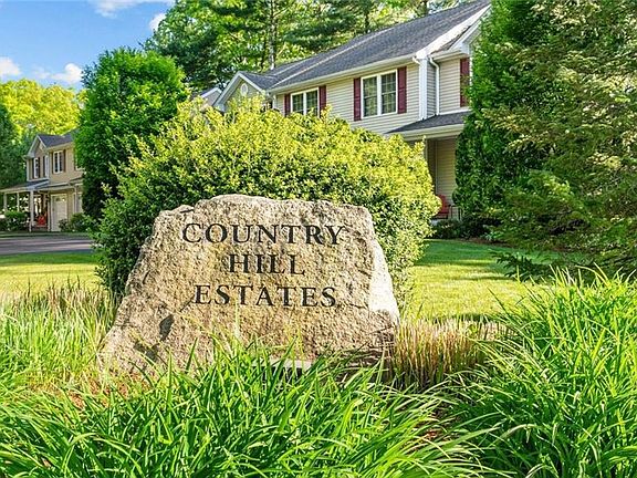 4th image of 12 Country Hill Ln