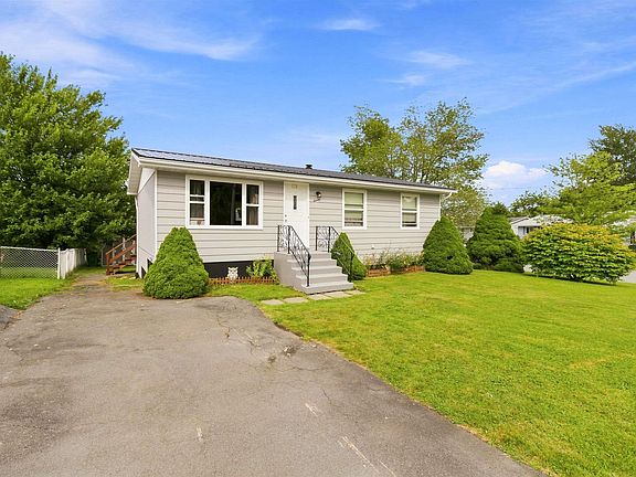 3rd image of 11 Savona Ct