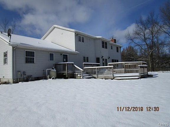 3rd image of 207 Satinwood Dr