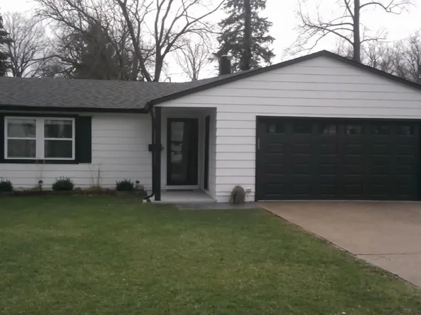 323 Portland Dr, Huron, OH 44839