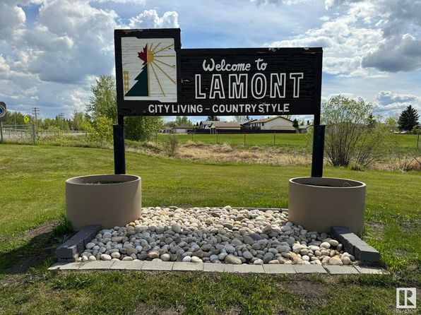 5503 43rd St, Lamont, AB T0B 2R0