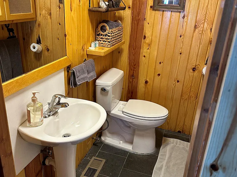 2433 Forest Meadow Rd — Photo 17