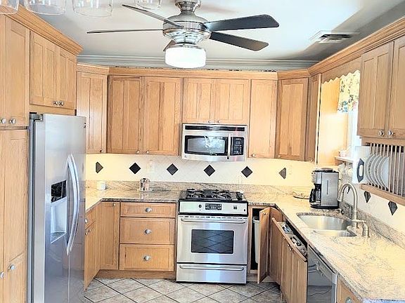 5th image of 7611 Seven Mile Ln