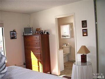 3rd image of 390 Park Place Dr