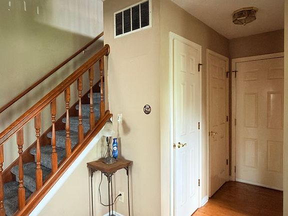 4th image of 5 S Brookfield Dr