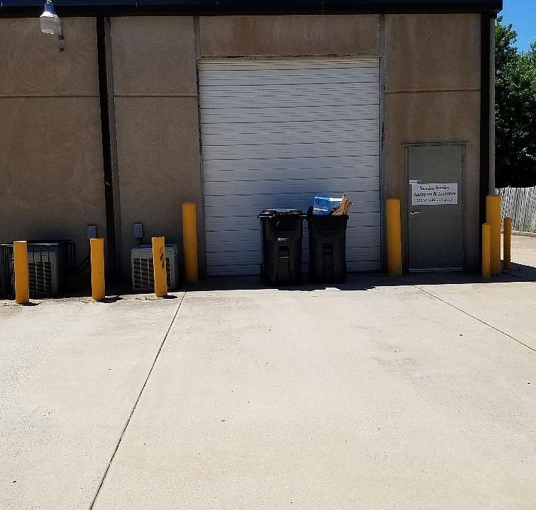 2nd image of 221 W Wilshire Blvd Ste D