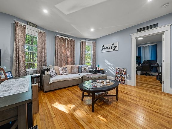 5th image of 64 Francis St
