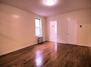 535 50th Ave APT 3R, Long Island City, NY 11101