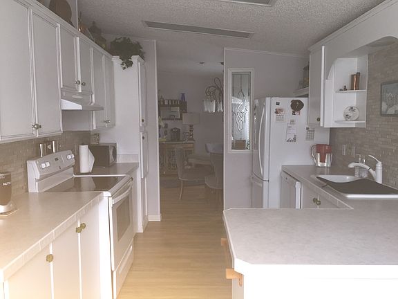 Kitchen/Tile Backsplash