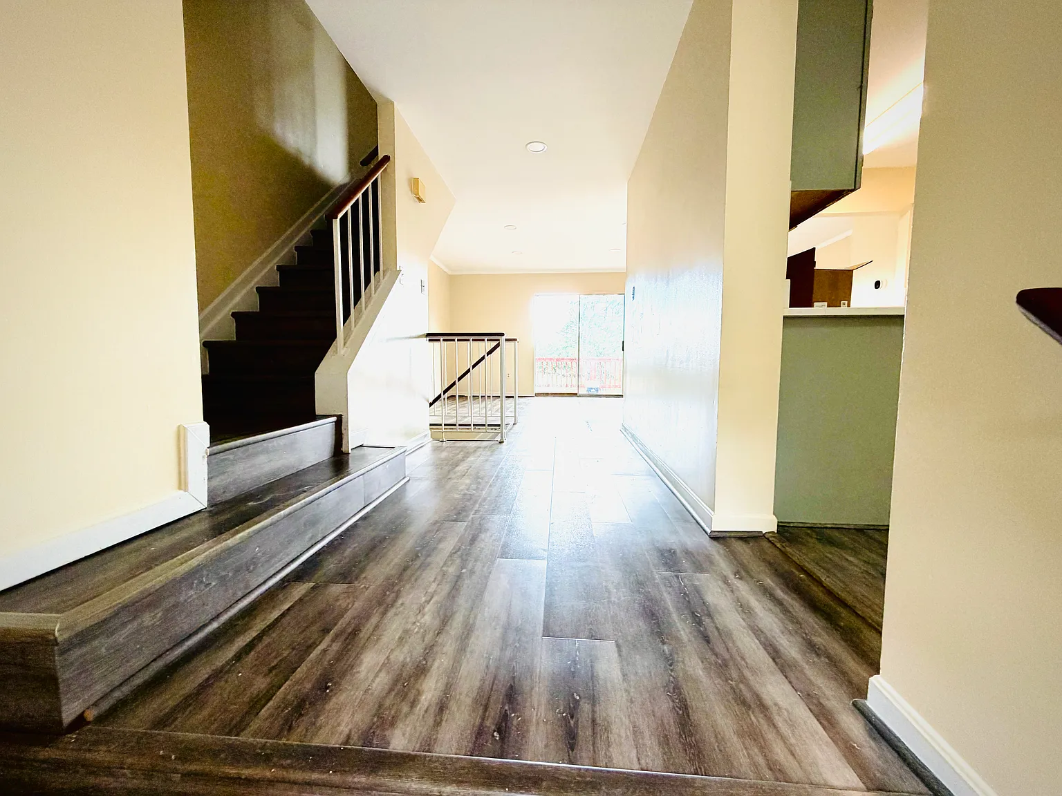4 bed, 3.5 bath, 1620 sqft, $3,100 — Photo 2