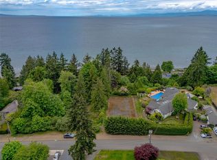 391 Burnham Rd, Qualicum Beach, BC V9K 1G5