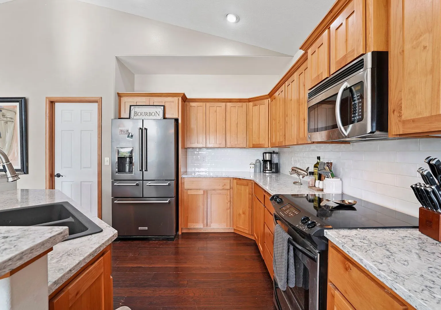 **Coming Soon - Available Early November** Beautiful 3 bedroom 2 bath Home On The Plains Golf Cou... — Photo 4