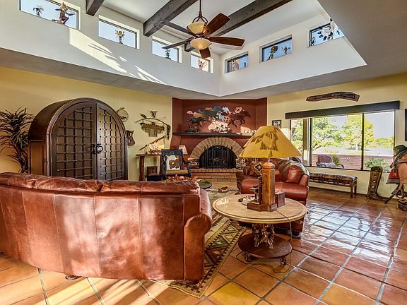 4th image of 1132 N Paseo De Golf