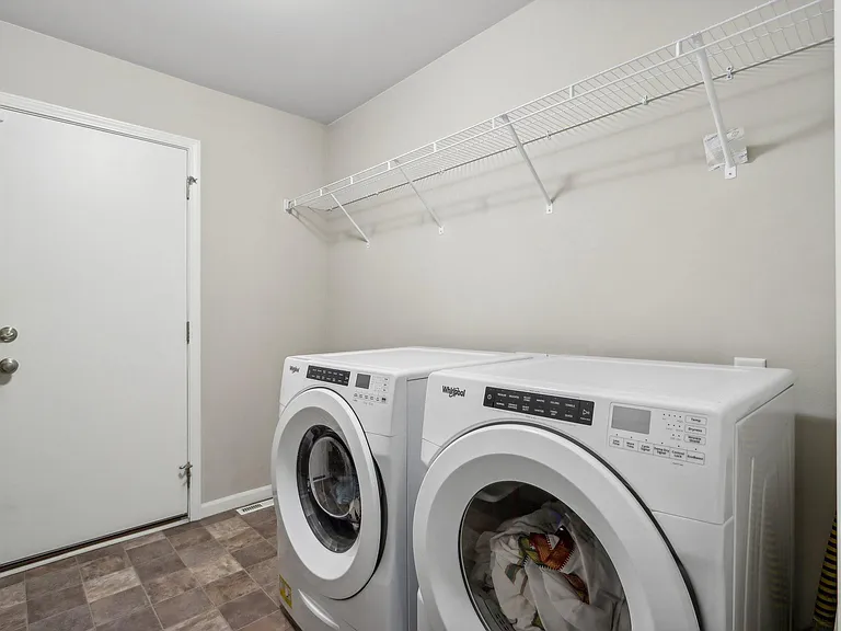 1835 Summerfield Way — Photo 33