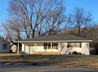 1819 Van Buren Ave, Charleston, IL 61920