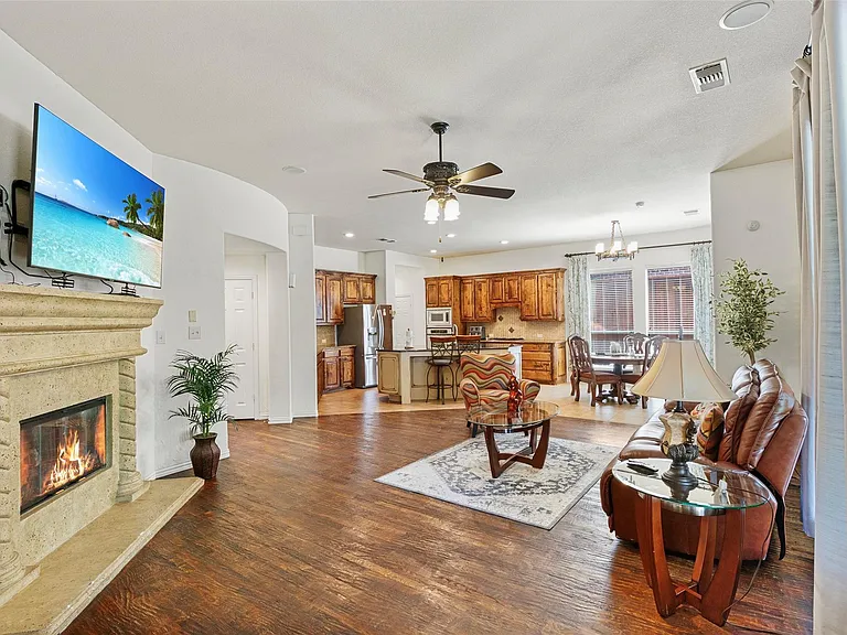 9823 Carriage Hill Ln — Photo 16