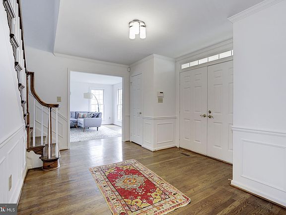 4th image of 9446 Sunnyfield Ct